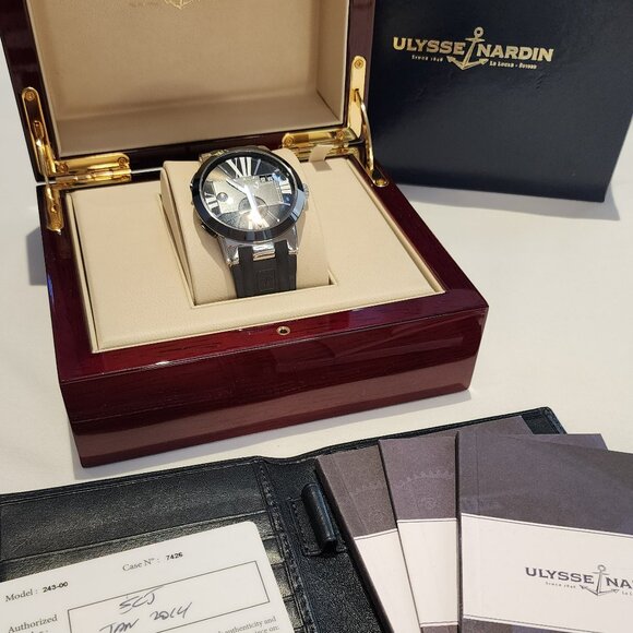 Ulysse Nardin Executive Dual Time 43mm Watch - Picture 1 of 10